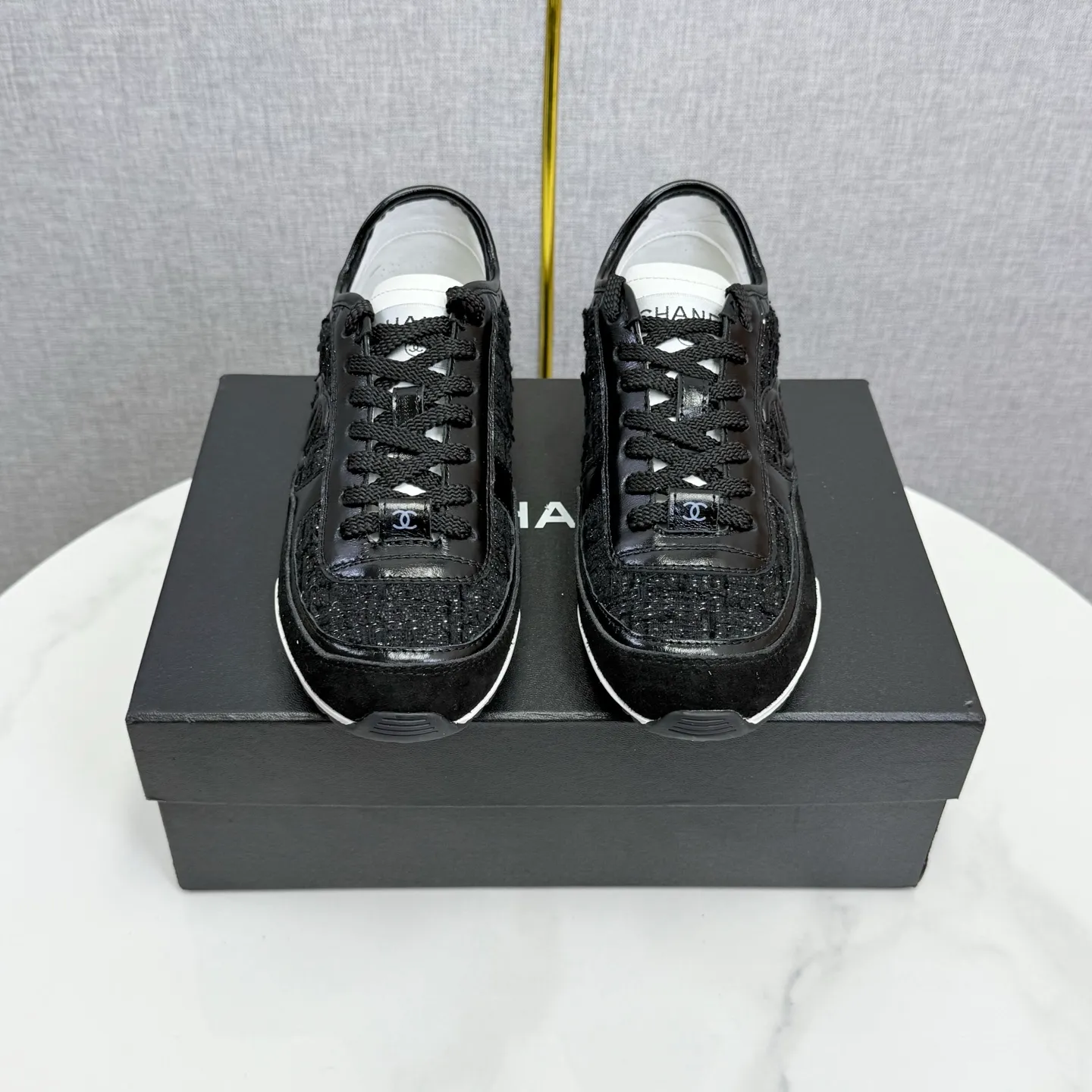 👟👟Ex-factory price 560👟👟Chanel Panda Shoes! 2025 counter's top casual sports shoes. This classic design; the upper is electro-embroidered with a variety of techniques; the outsole is fashionable and sporty; the unusual inclusion of a variety of color matching elements... The diversified mix and match is very good-looking and versatile, and can be used for leisure, fashion, sports, and outdoor... ꫛꫀꪝ Go➫ Materials: ❶Upper made of: original imported first-layer silk cowhide + original waterproof cloth + original first-layer cowhide ❷Inner lining: Original Yangli+wang ❸ Outsole based on: Original TPU combination outsole Counter boutique packaging complete set for women 35–41
